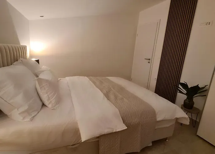 Swallow's Nest Apartman Vir